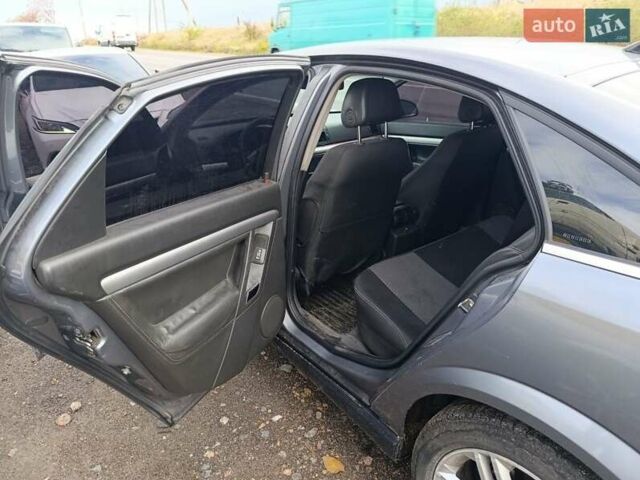 Серый Опель Вектра, объемом двигателя 2.2 л и пробегом 400 тыс. км за 4300 $, фото 2 на Automoto.ua