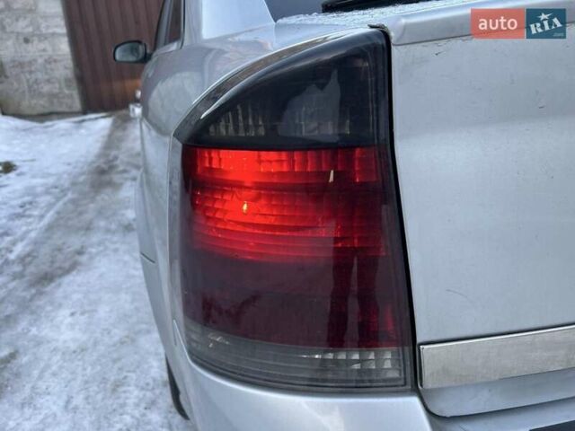 Сірий Опель Вектра, об'ємом двигуна 2.2 л та пробігом 330 тис. км за 3350 $, фото 8 на Automoto.ua