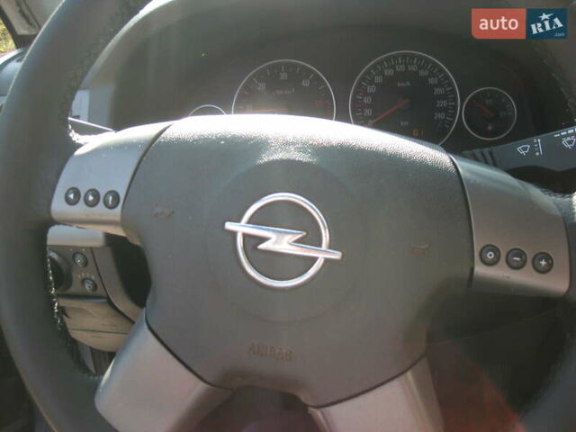 Серый Опель Вектра, объемом двигателя 2.17 л и пробегом 237 тыс. км за 4650 $, фото 16 на Automoto.ua