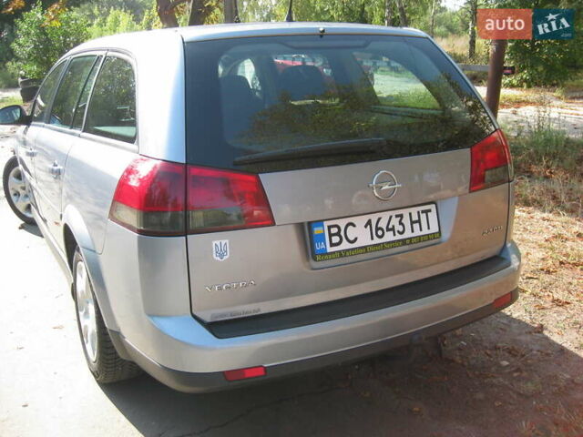 Серый Опель Вектра, объемом двигателя 2.17 л и пробегом 237 тыс. км за 4650 $, фото 6 на Automoto.ua