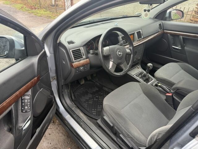 Сірий Опель Вектра, об'ємом двигуна 1.9 л та пробігом 300 тис. км за 2150 $, фото 4 на Automoto.ua