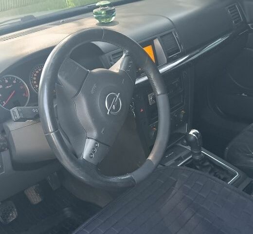 Серый Опель Вектра, объемом двигателя 2.2 л и пробегом 300 тыс. км за 3350 $, фото 5 на Automoto.ua