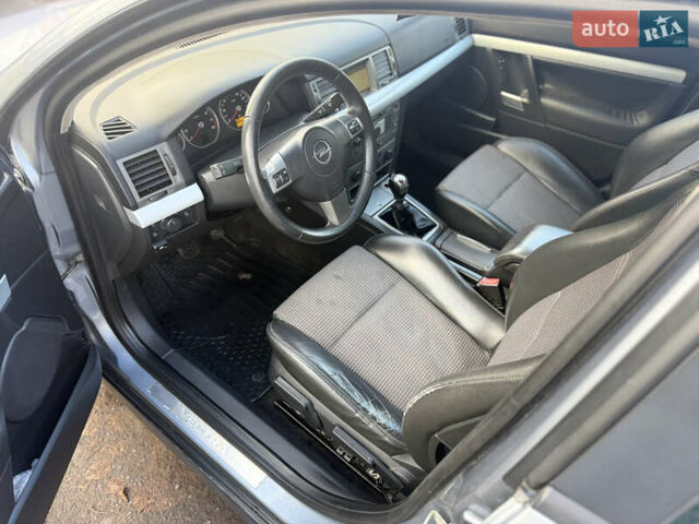 Сірий Опель Вектра, об'ємом двигуна 2 л та пробігом 220 тис. км за 3550 $, фото 1 на Automoto.ua