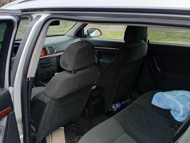 Сірий Опель Вектра, об'ємом двигуна 2 л та пробігом 300 тис. км за 2300 $, фото 4 на Automoto.ua