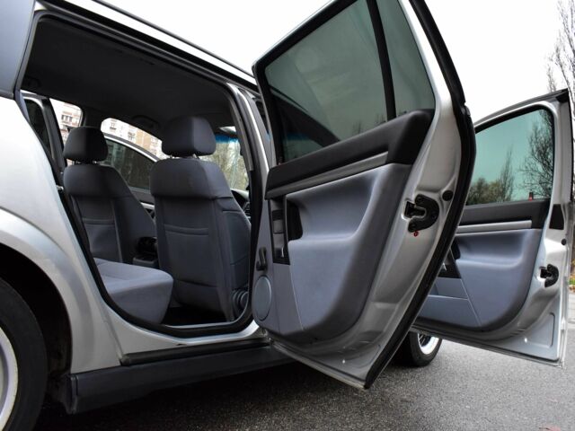 Сірий Опель Вектра, об'ємом двигуна 2 л та пробігом 182 тис. км за 4200 $, фото 17 на Automoto.ua