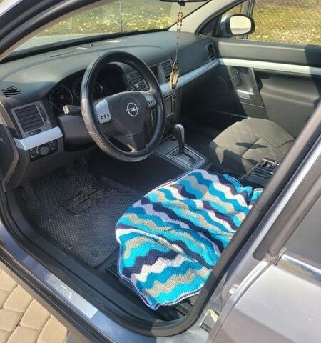 Серый Опель Вектра, объемом двигателя 3 л и пробегом 300 тыс. км за 4200 $, фото 4 на Automoto.ua