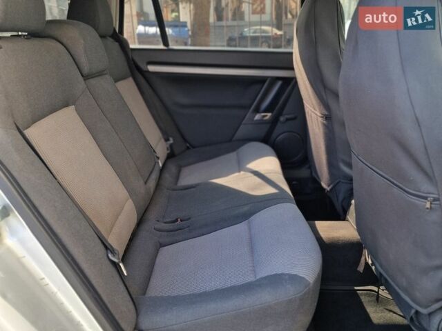 Серый Опель Вектра, объемом двигателя 1.9 л и пробегом 356 тыс. км за 4990 $, фото 39 на Automoto.ua