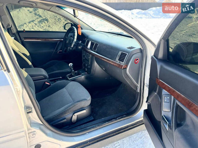 Серый Опель Вектра, объемом двигателя 1.9 л и пробегом 386 тыс. км за 4000 $, фото 15 на Automoto.ua