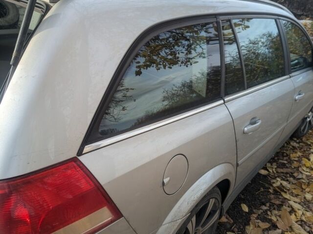 Опель Вектра 2004 у Краматорске на Automoto.ua Сірий Опель Вектра, об'ємом двигуна 1.9 л та пробігом 350 тис. км за 2650 $, фото 1 на Automoto.ua