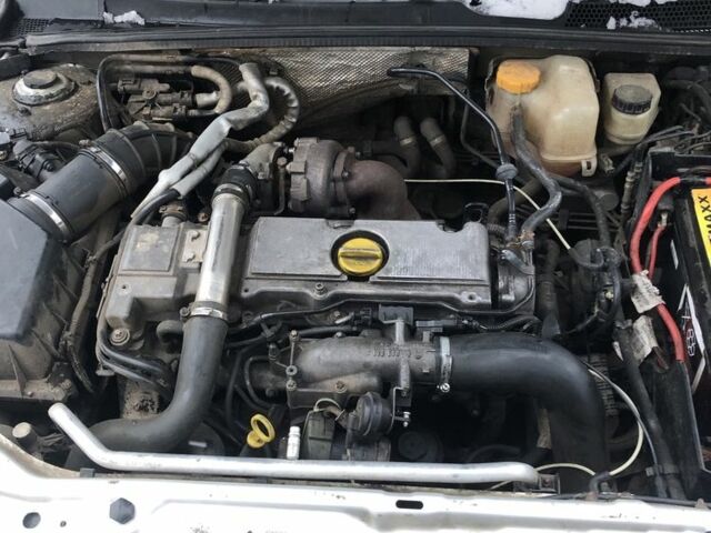 Сірий Опель Вектра, об'ємом двигуна 2.2 л та пробігом 250 тис. км за 1000 $, фото 5 на Automoto.ua