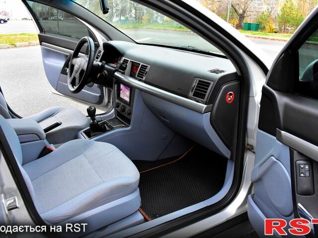 Сірий Опель Вектра, об'ємом двигуна 2 л та пробігом 182 тис. км за 4200 $, фото 5 на Automoto.ua