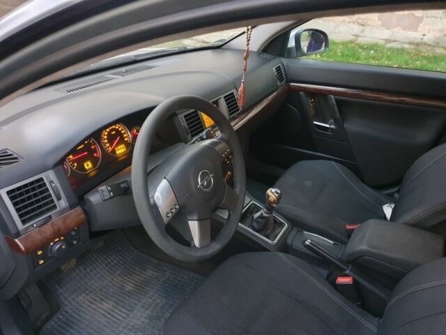 Серый Опель Вектра, объемом двигателя 1.9 л и пробегом 240 тыс. км за 4500 $, фото 12 на Automoto.ua