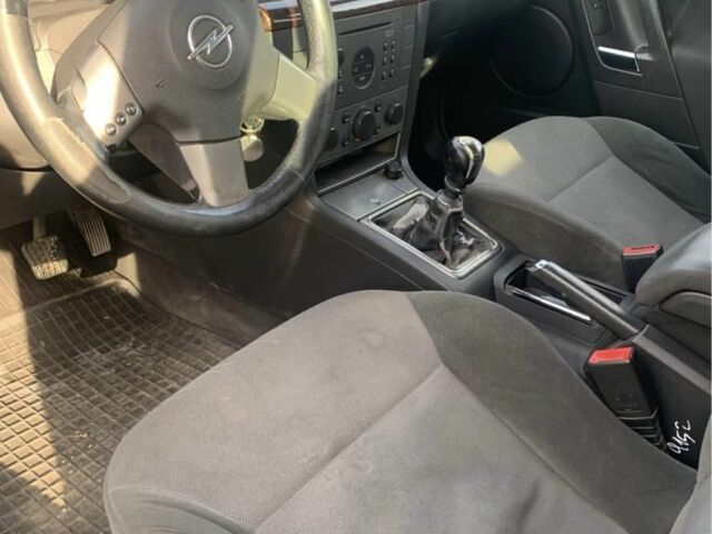 Серый Опель Вектра, объемом двигателя 1.9 л и пробегом 330 тыс. км за 1700 $, фото 5 на Automoto.ua