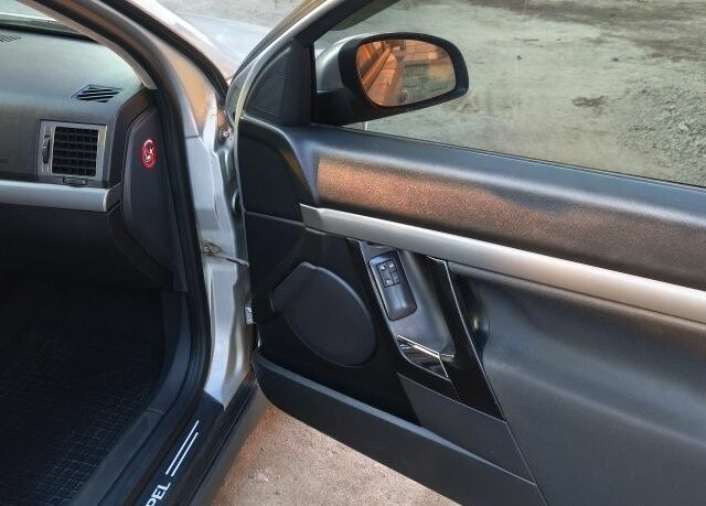 Серый Опель Вектра, объемом двигателя 2.2 л и пробегом 300 тыс. км за 3500 $, фото 15 на Automoto.ua