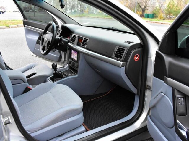 Сірий Опель Вектра, об'ємом двигуна 2 л та пробігом 182 тис. км за 4200 $, фото 10 на Automoto.ua