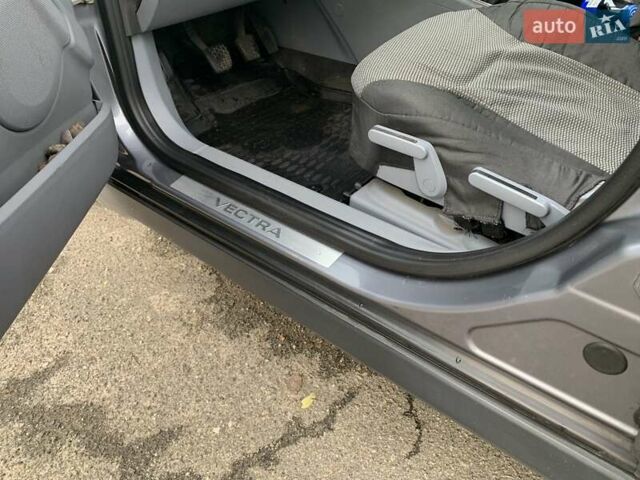 Опель Вектра 2004 в Киеве на Automoto.ua Серый Опель Вектра, объемом двигателя 2.02 л и пробегом 384 тыс. км за 3452 $, фото 49 на Automoto.ua