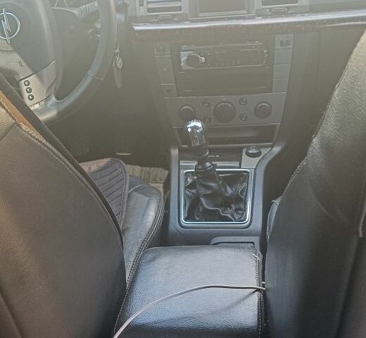 Сірий Опель Вектра, об'ємом двигуна 2.2 л та пробігом 305 тис. км за 3100 $, фото 15 на Automoto.ua