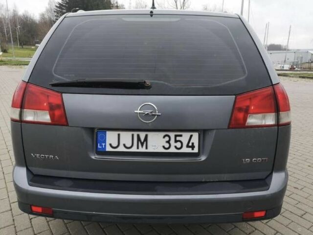 Серый Опель Вектра, объемом двигателя 1.9 л и пробегом 250 тыс. км за 3000 $, фото 2 на Automoto.ua
