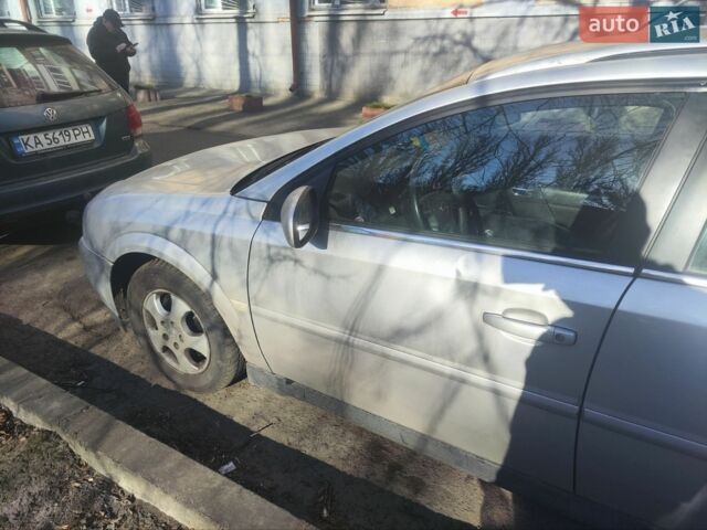 Сірий Опель Вектра, об'ємом двигуна 2.2 л та пробігом 240 тис. км за 3700 $, фото 7 на Automoto.ua