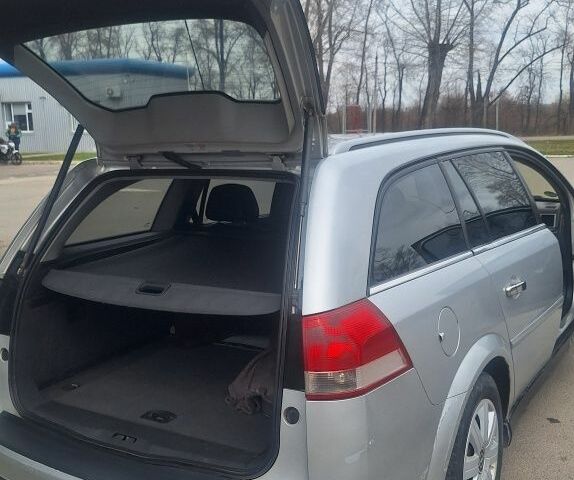 Серый Опель Вектра, объемом двигателя 2 л и пробегом 320 тыс. км за 5000 $, фото 6 на Automoto.ua