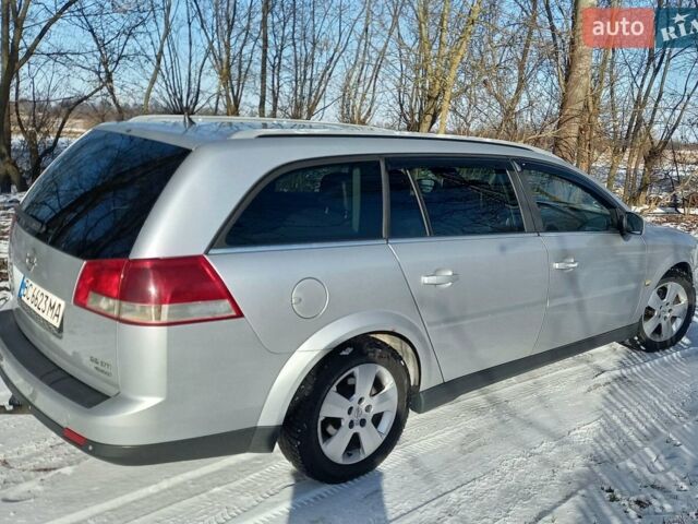 Сірий Опель Вектра, об'ємом двигуна 2.21 л та пробігом 330 тис. км за 5000 $, фото 4 на Automoto.ua