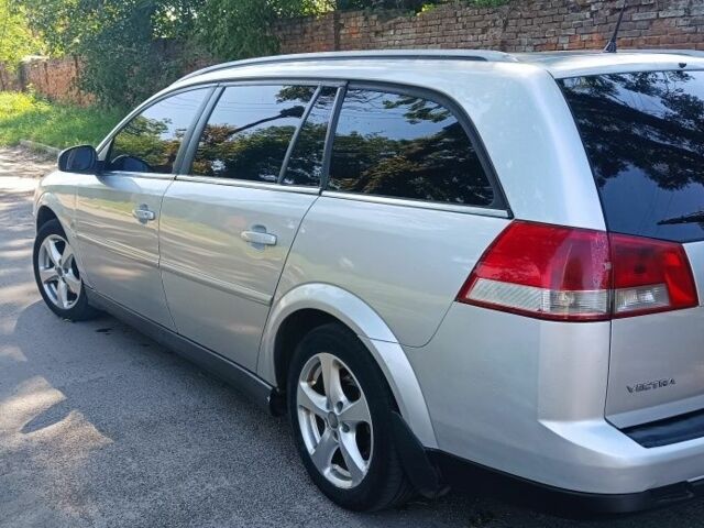 Серый Опель Вектра, объемом двигателя 2.2 л и пробегом 300 тыс. км за 3350 $, фото 4 на Automoto.ua