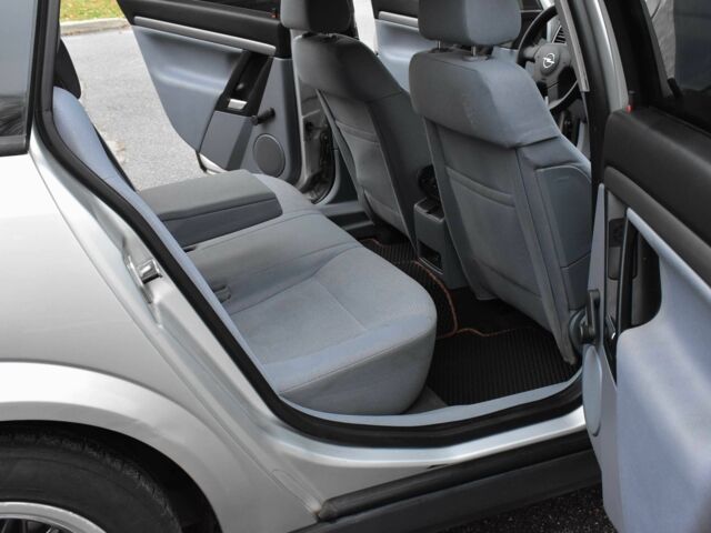 Сірий Опель Вектра, об'ємом двигуна 2 л та пробігом 182 тис. км за 4200 $, фото 16 на Automoto.ua