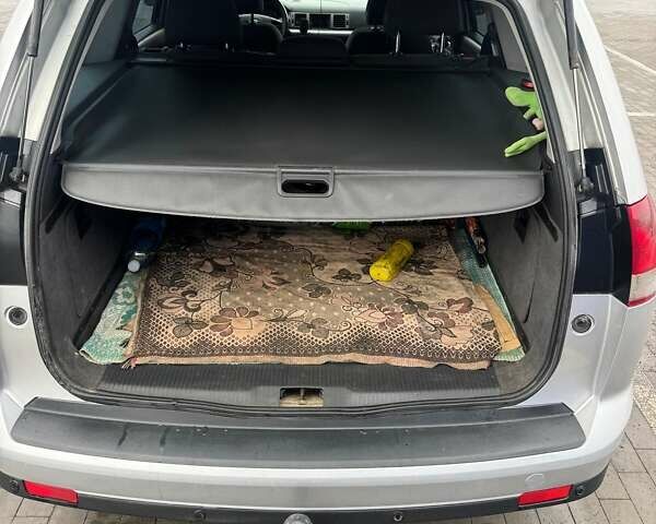 Серый Опель Вектра, объемом двигателя 1.9 л и пробегом 310 тыс. км за 5000 $, фото 4 на Automoto.ua