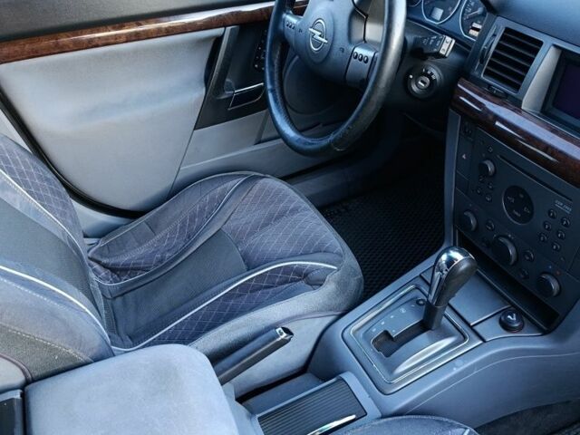 Серый Опель Вектра, объемом двигателя 2.2 л и пробегом 223 тыс. км за 3500 $, фото 1 на Automoto.ua