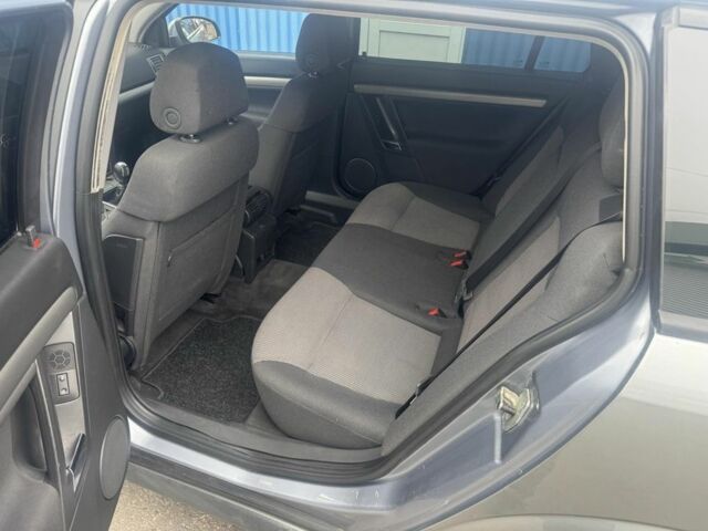 Серый Опель Вектра, объемом двигателя 1.9 л и пробегом 350 тыс. км за 2800 $, фото 8 на Automoto.ua