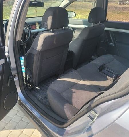 Серый Опель Вектра, объемом двигателя 3 л и пробегом 300 тыс. км за 4200 $, фото 5 на Automoto.ua