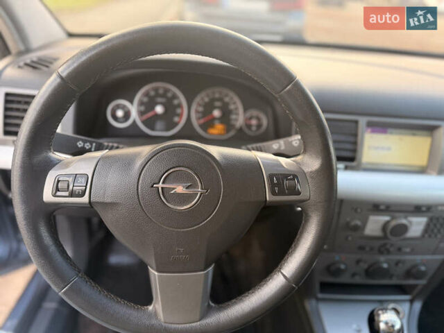 Сірий Опель Вектра, об'ємом двигуна 2 л та пробігом 220 тис. км за 3550 $, фото 4 на Automoto.ua