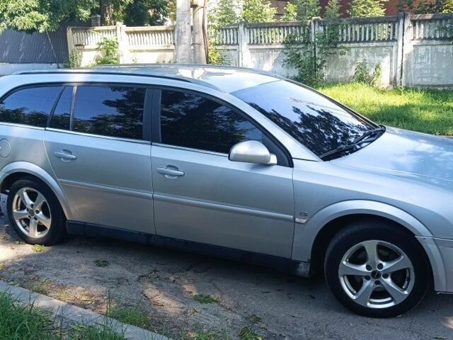 Серый Опель Вектра, объемом двигателя 2.2 л и пробегом 300 тыс. км за 3350 $, фото 1 на Automoto.ua