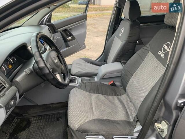 Опель Вектра 2004 в Киеве на Automoto.ua Серый Опель Вектра, объемом двигателя 2.02 л и пробегом 384 тыс. км за 3452 $, фото 74 на Automoto.ua