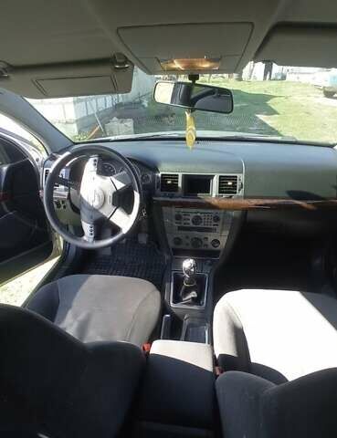 Серый Опель Вектра, объемом двигателя 2.2 л и пробегом 214 тыс. км за 4200 $, фото 2 на Automoto.ua