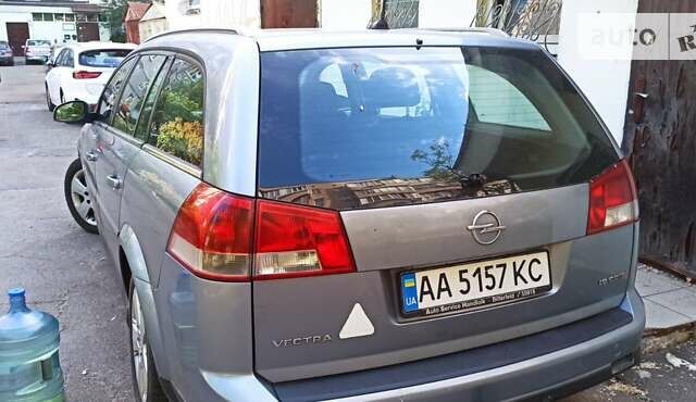Серый Опель Вектра, объемом двигателя 1.91 л и пробегом 350 тыс. км за 3600 $, фото 2 на Automoto.ua