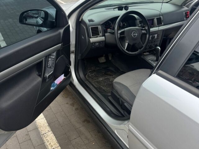 Сірий Опель Вектра, об'ємом двигуна 1.9 л та пробігом 310 тис. км за 5000 $, фото 1 на Automoto.ua