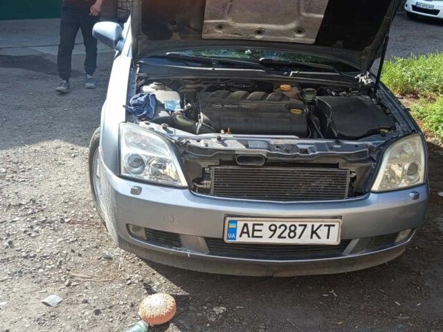 Серый Опель Вектра, объемом двигателя 1.9 л и пробегом 272 тыс. км за 5400 $, фото 3 на Automoto.ua