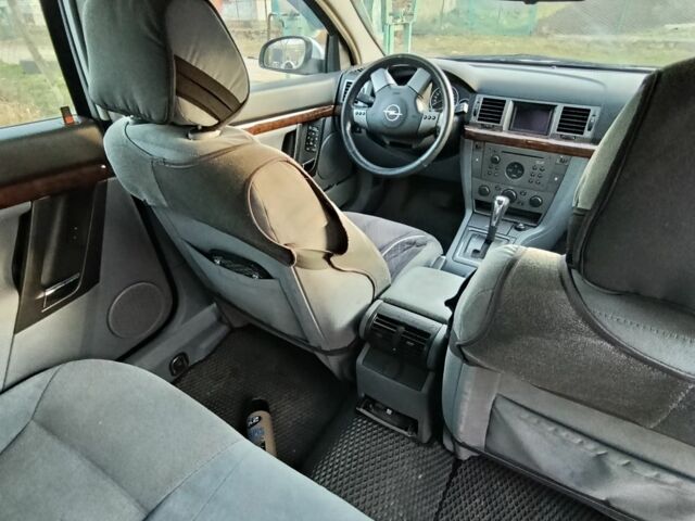 Серый Опель Вектра, объемом двигателя 2.2 л и пробегом 223 тыс. км за 3500 $, фото 2 на Automoto.ua