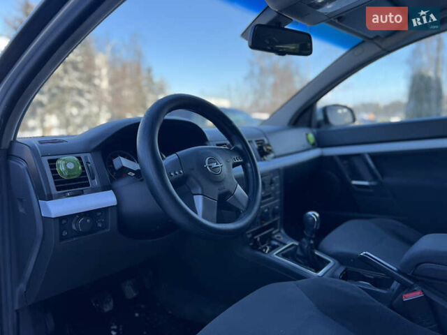 Сірий Опель Вектра, об'ємом двигуна 2.2 л та пробігом 291 тис. км за 3600 $, фото 16 на Automoto.ua