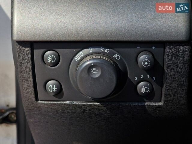 Серый Опель Вектра, объемом двигателя 1.9 л и пробегом 356 тыс. км за 4990 $, фото 44 на Automoto.ua