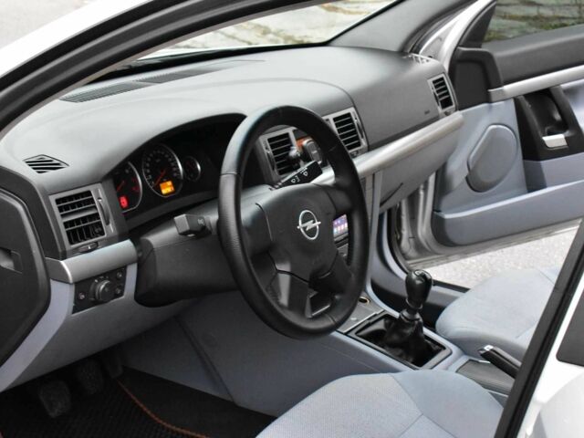 Сірий Опель Вектра, об'ємом двигуна 2 л та пробігом 182 тис. км за 4200 $, фото 14 на Automoto.ua