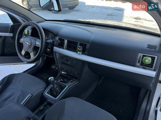 Сірий Опель Вектра, об'ємом двигуна 2.2 л та пробігом 291 тис. км за 3600 $, фото 8 на Automoto.ua