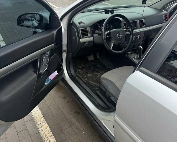 Серый Опель Вектра, объемом двигателя 1.9 л и пробегом 310 тыс. км за 5000 $, фото 5 на Automoto.ua