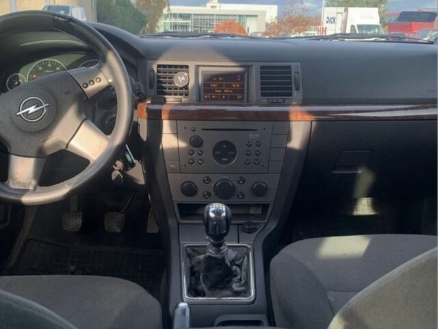 Опель Вектра 2004 в Львове на Automoto.ua Серый Опель Вектра, объемом двигателя 1.9 л и пробегом 330 тыс. км за 1700 $, фото 4 на Automoto.ua