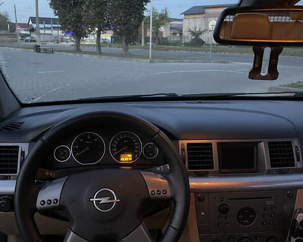 Серый Опель Вектра, объемом двигателя 1.91 л и пробегом 270 тыс. км за 4000 $, фото 4 на Automoto.ua