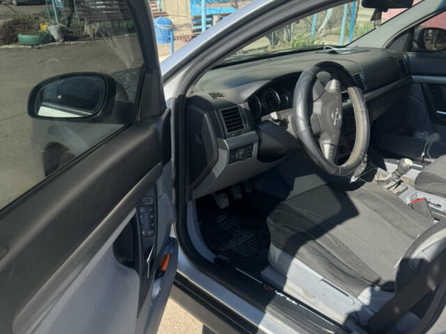 Сірий Опель Вектра, об'ємом двигуна 2 л та пробігом 447 тис. км за 4700 $, фото 2 на Automoto.ua