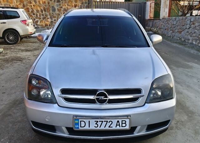 Сірий Опель Вектра, об'ємом двигуна 2.2 л та пробігом 300 тис. км за 3399 $, фото 4 на Automoto.ua