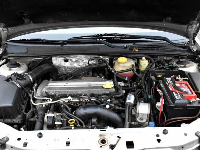 Сірий Опель Вектра, об'ємом двигуна 2 л та пробігом 182 тис. км за 4200 $, фото 21 на Automoto.ua