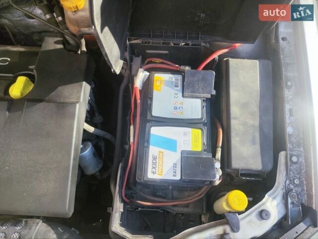 Сірий Опель Вектра, об'ємом двигуна 2.2 л та пробігом 235 тис. км за 4200 $, фото 28 на Automoto.ua